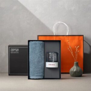 송월타올 프리미엄 선물 세트 수건 기념품제작 송월 라이트 무지40 1P + 쓰리세븐 KR-050C 손톱깎이 세트 1P 대표이미지